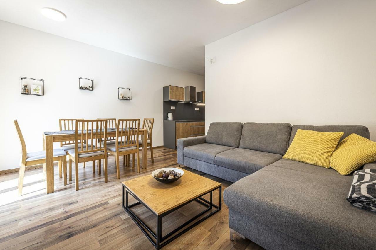 Apartmanovy Dom Poludnica - Chopok Juh Hotel Tale Bagian luar foto